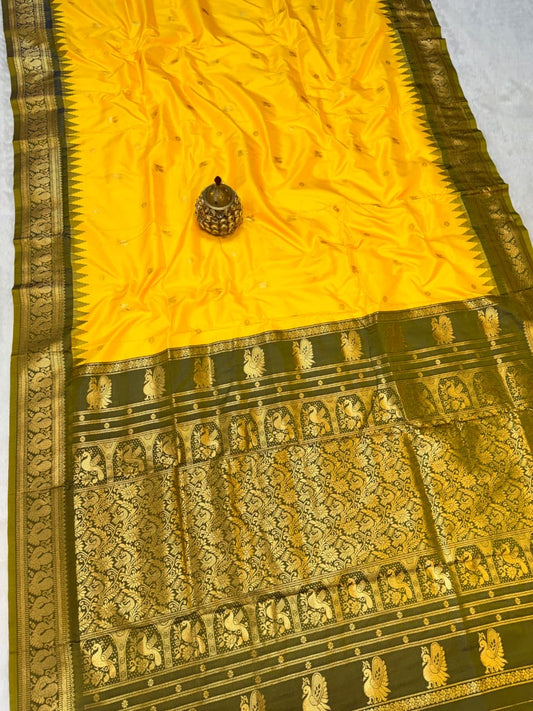 Traditional Peacock Gadwal Paithani Saree - Flower and Peacock Buttis